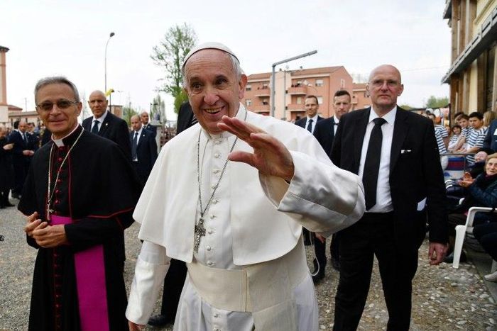 Pope Francis urges people to pray for peace in the Democratic Republic of Congo