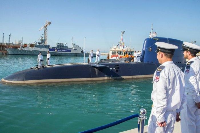 A German-made Israeli Navy Dolphin 2 class submarine arrives at Haifa's military port on January 12, 2016. The submarines are the most sophisticated in Israel's fleet