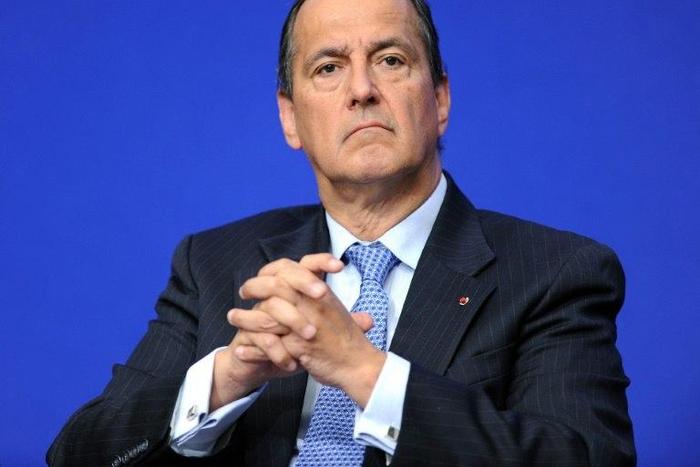 Juan Camilo Restrepo, pictured in 2011, gave the National Liberation Army (ELN) an ultimatum: Free the hostage, or the talks are off
