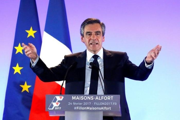 French presidential election candidate for the right-wing Les Republicains (LR) party Francois Fillon delivers a speech during a public rally in Maisons-Alfort, near Paris, on February 24, 2017