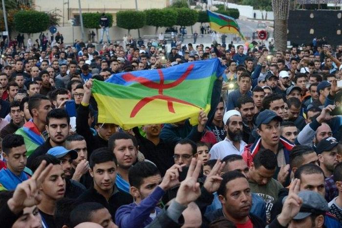 Moroccans demonstrate on November 4, 2016 in the northern city of al-Hoceima to demand justice for a fish seller whose gruesome death, when he was crushed in a rubbish truck, sparked nationwide outrage