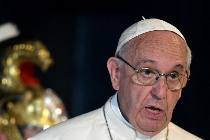 Pope Francis has ordered rebel priests in Nigeria to write to him personally pledging "total obedience" following the spat over the Vatican's choice of local bishop