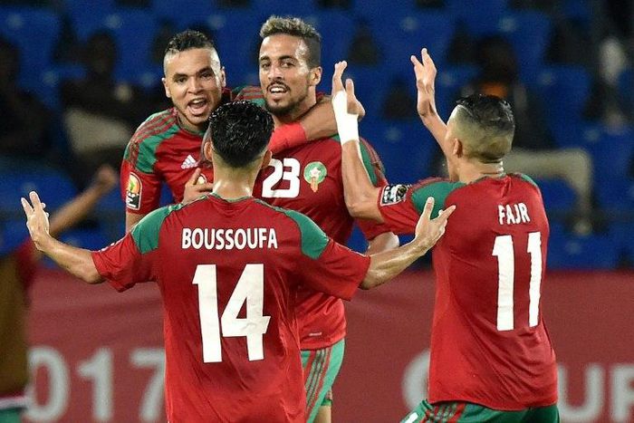 Morocco's midfielder Rachid Alioui (C) celebrates with teammates after scoring a goal during the 2017 Africa Cup of Nations group C football match between Morocco and Ivory Coast in Oyem on January 24, 2017
