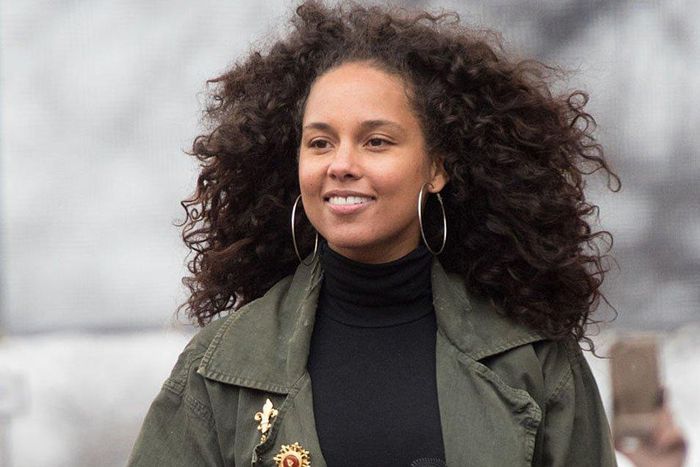 Alicia Keys with no make up on.