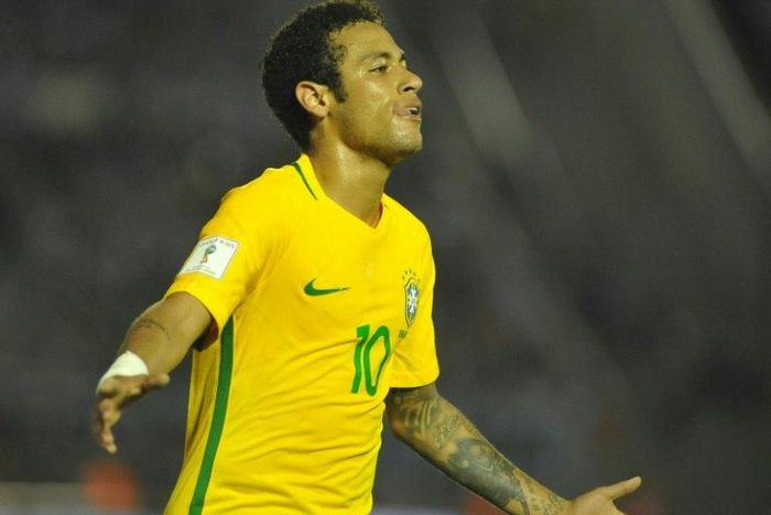 Neymar plays against Uruguay at a 2018 World Cup qualifying match in Montevideo March 23, 2017