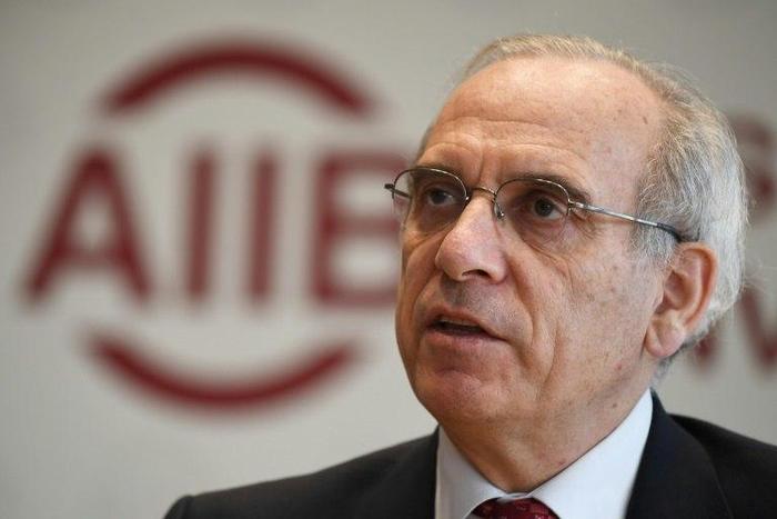 AIIB vice president Thierry de Longuemar says that by tapping financial markets, it could quadruple its lending power to $80 billion