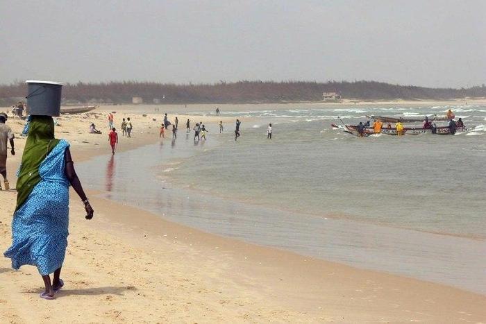 Senegalese fishermen return to the coastal town of Kayar in 2005