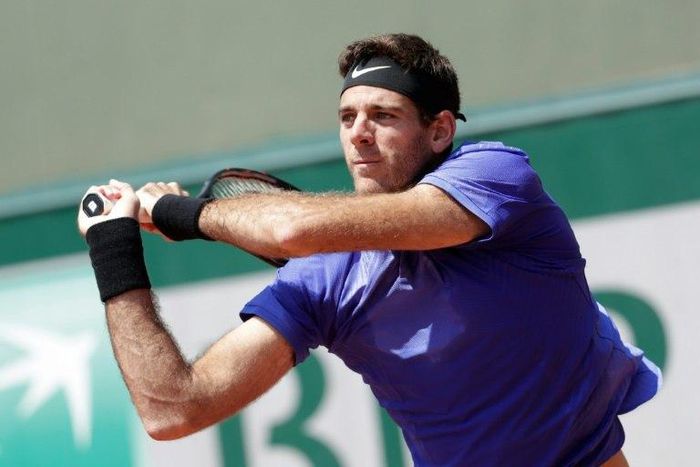 Argentina's Juan Martin Del Potro returns the ball to Spain's Nicolas Almagro during their French Open clash on June 1, 2017