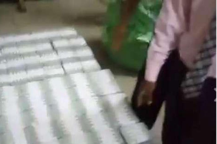 EFCC recovers cash from Ikoyi home