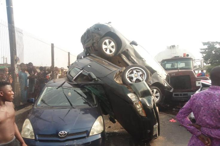 Tanker loaded with fuel crashes into 5 vehicles at Gbagada