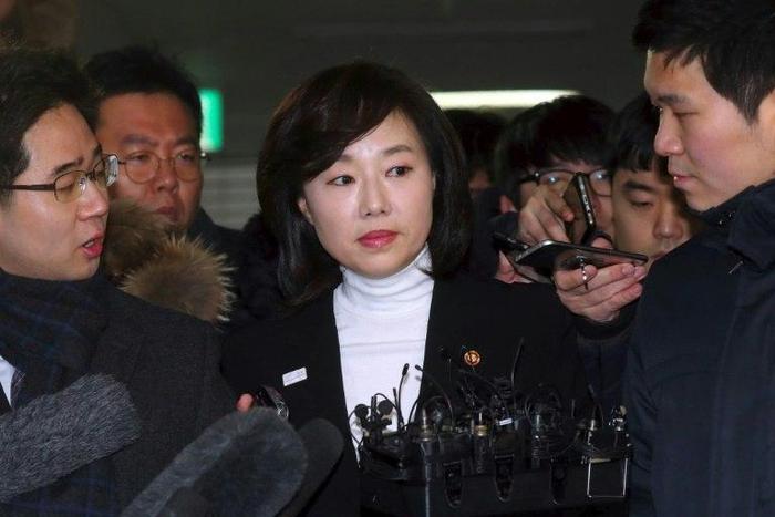 South Korea's Culture Minister Cho Yoon-Sun (C) arrives to be questioned at the office of the independent counsel on a corruption scandal case that led to the impeachment of President Park Geun-Hye in Seoul on January 17, 2017