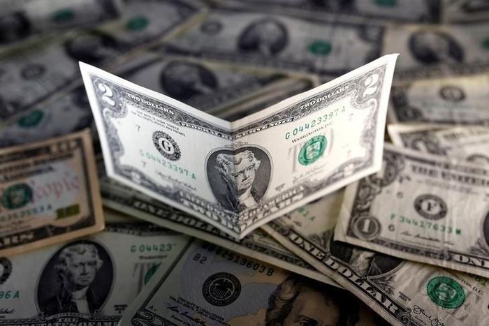 U.S. dollar notes are seen in this November 7, 2016 picture illustration. REUTERS/Dado Ruvic/Illustration/File Photo
