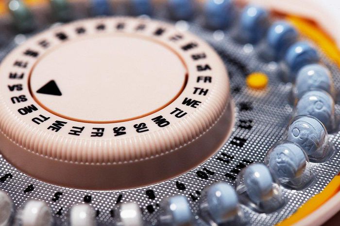 guy tweets about birth control