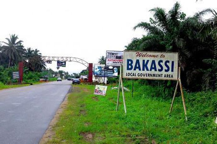 Signpost at the entrance of Bakassi LG