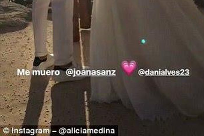 Dani Alves and Joana Sanz