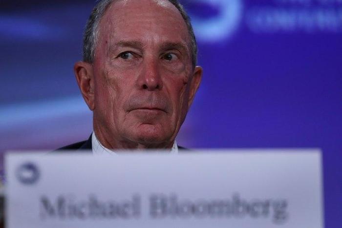 Former New York mayor Bloomberg is joining with California Governor Jerry Brown in an initiative to report on efforts by Americans to drive down greenhouse gas emissions