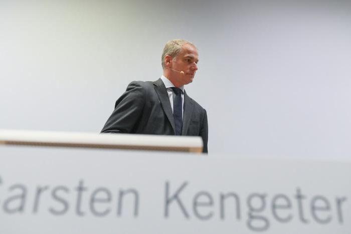 The 4.75 million euros that Carsten Kengeter, former head of German exchange operator Deutsche Boerse, agreed to pay corresponds to the value of the shares purchased by him in December 2015 as well as others received as part of his compensation package
