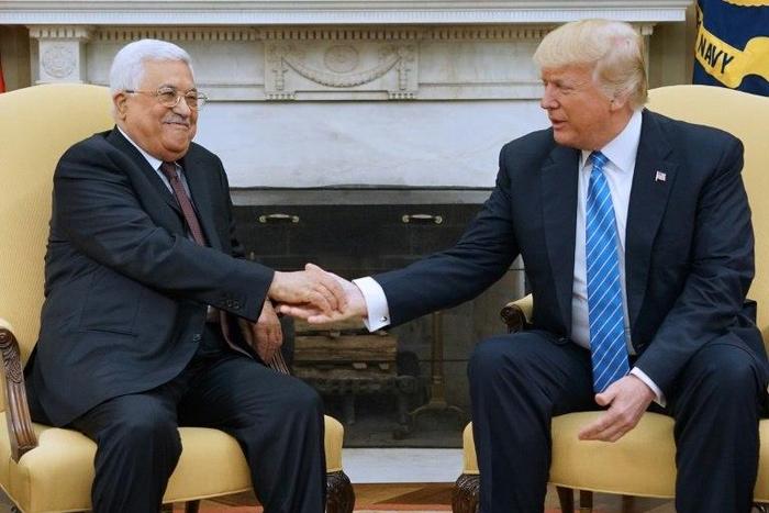 US President Donald Trump meets with Palestinian Authority President Mahmud Abbas in the Oval Office of the White House on May 3, 2017 in Washington, DC