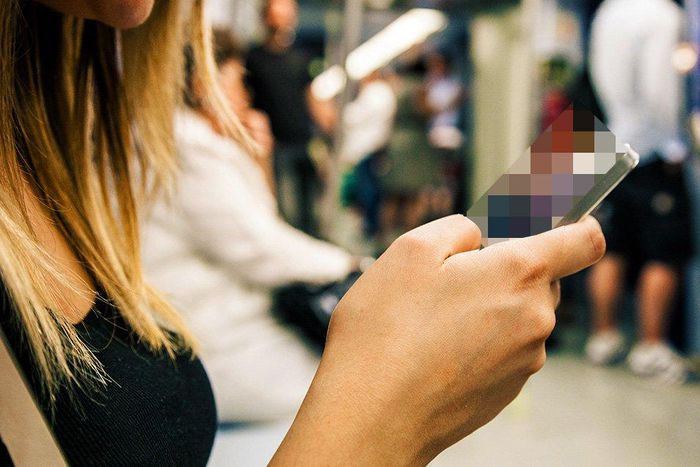 man airdrop dick pic subway