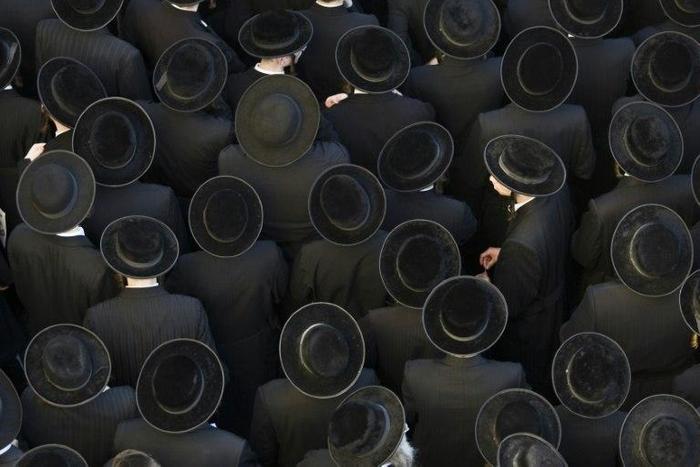 A measles outbreak in Los Angeles has infected at least 18 people, most of them in the city's Orthodox Jewish community
