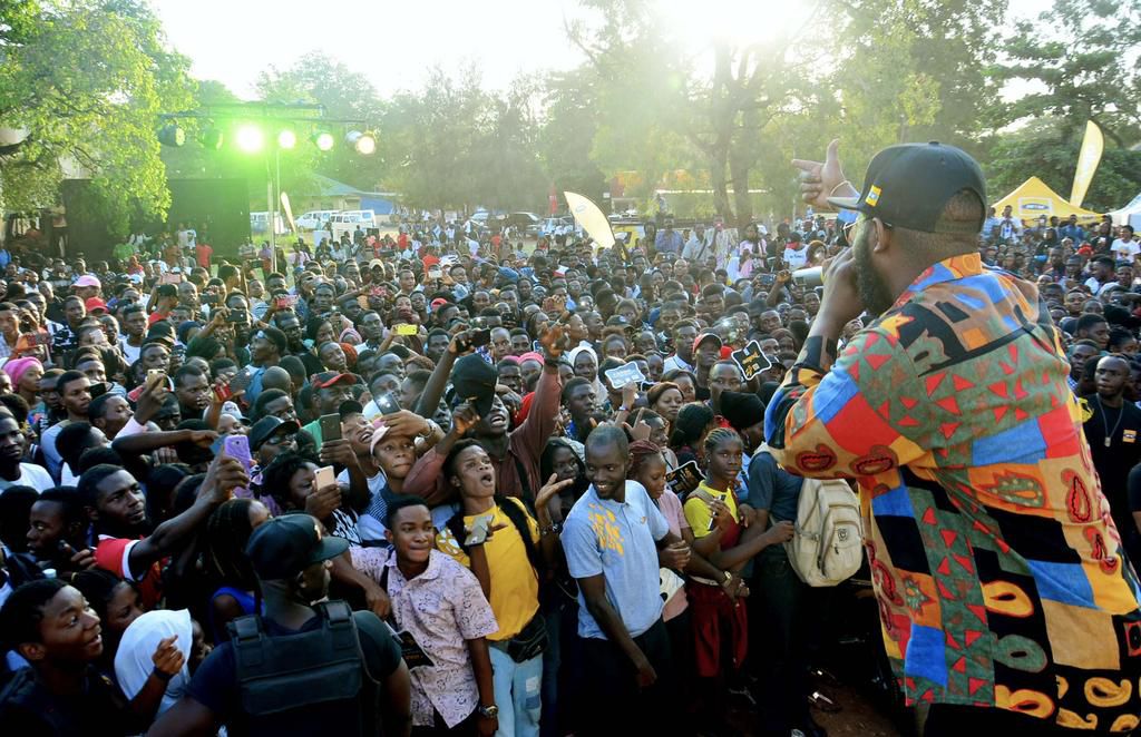 Falz, performing at the MTN Pulse Campus Invasion, Kwara State