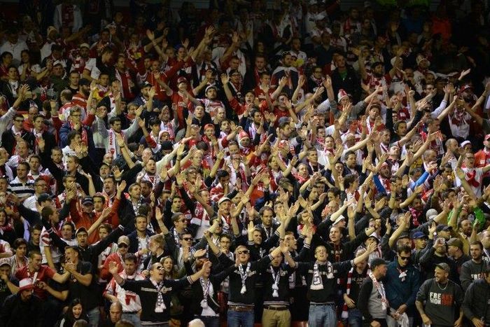 A BBC poll has found that 82 percent of the 4,000 sports fans it interviewed said they would not be upset if their club signed a gay player