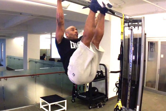 Courtney Paul Freeletics Pullup Bar Workout