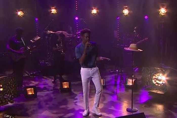 ___7057591___https:______static.pulse.com.gh___webservice___escenic___binary___7057591___2017___7___27___12___Mr+Eazi+on+the+late+late+night+show_1