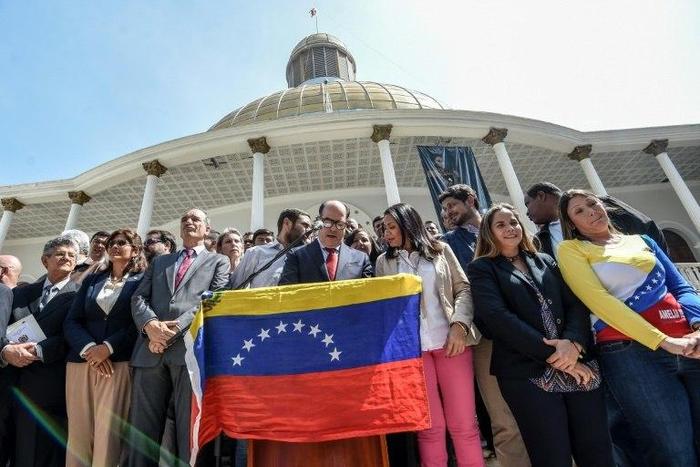 Most of the Venezuelan parliament asked the armed forces to stop "repression" in opposition demonstrations and be loyal to the Constitution