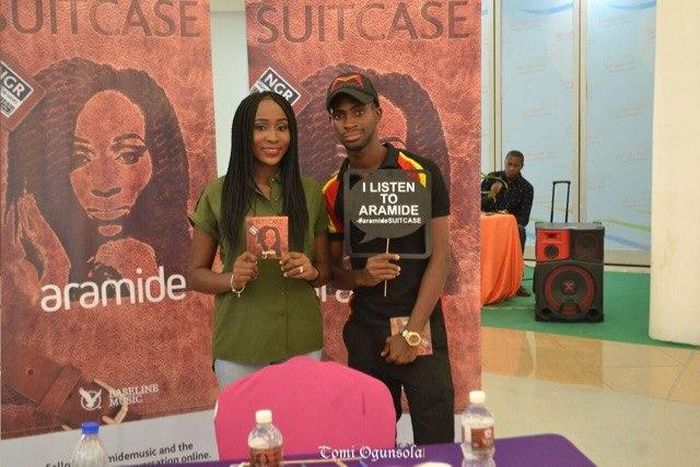 Aramide holds Autograph session in Abuja