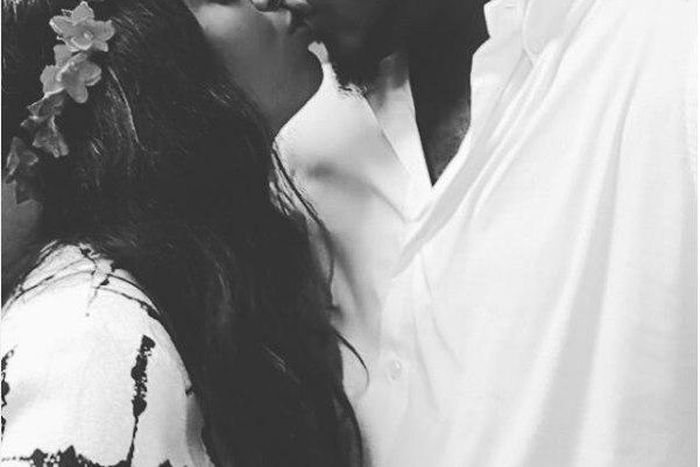 Annie Idibia and 2Face Idibia share a kiss.