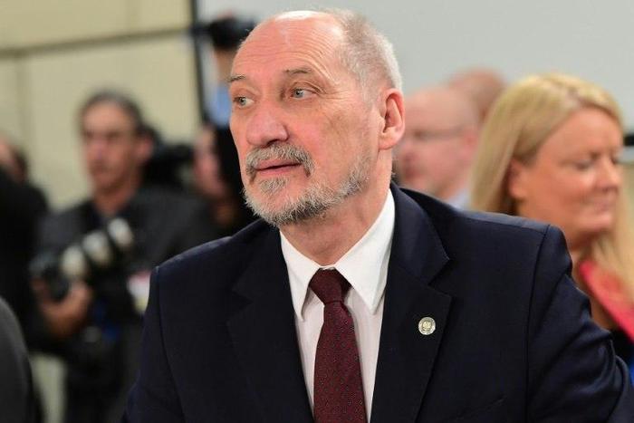 Poland's Defence Minister Antoni Macierewicz has slammed EU President Donald Tusk for failing to recover the wreckage of the Polish presidential jet that crashed in Russia in 2010