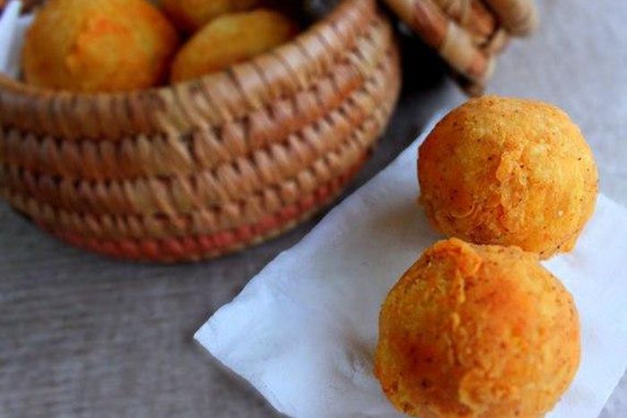 ___7163792___https:______static.pulse.com.gh___webservice___escenic___binary___7163792___2017___8___17___19___Dobbys+sign+yam+balls_1