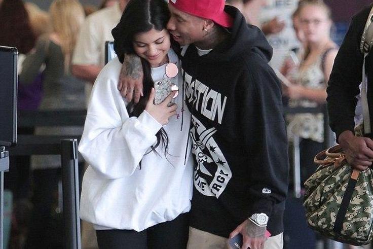 Kylie Jenner, Tyga turn on PDA at the airport
