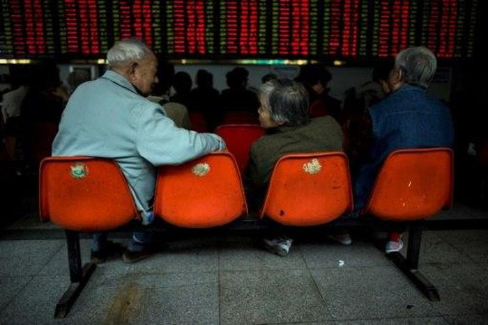 Mainland Chinese stock exchanges have an unusually high proportion of non-professional investors and have been compared to "casinos"