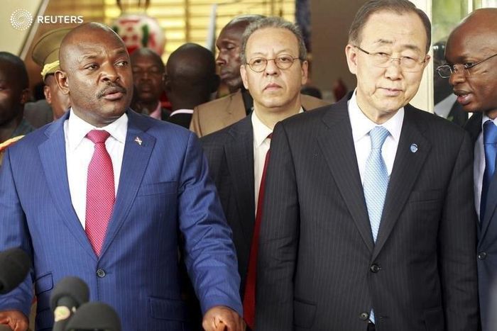 Burundi's President Pierre Nkurunziza (L) and the United Nations Secretary-General Ban Ki-moon address a news conference in the capital Bujumbura February 23, 2016.
