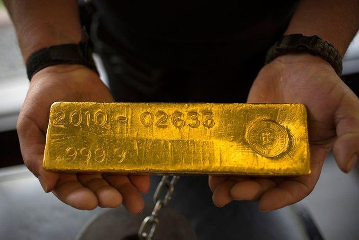 Man smuggled gold bar in his butt.