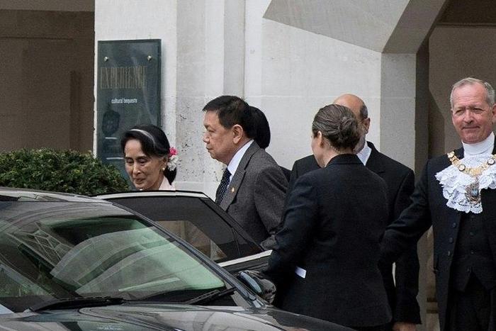 Myanmar's Aung San Suu Kyi received the honorary freedom of the City of London at the Guildhall
