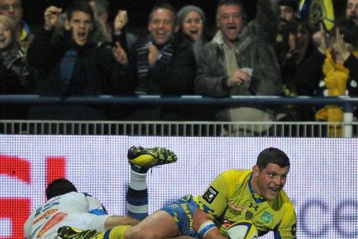 Clermont's hooker Benjamin Kayser (R), seen in 2015, was among the rugby stars who suffered injuries during a knife attack outside a nightclub in 2014