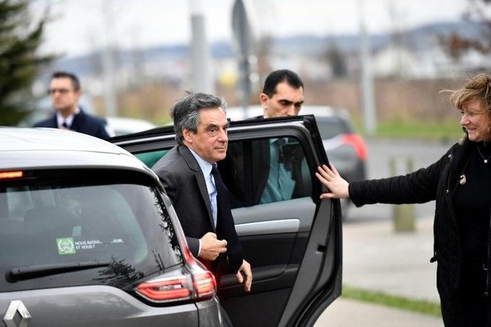 Francois Fillon says French the government has failed to ensure security for presidential candidates