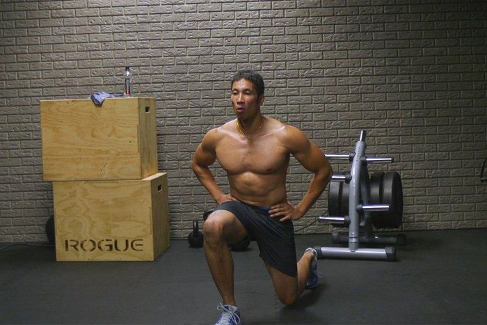 15-minute bodyweight lunge cardio ciruit