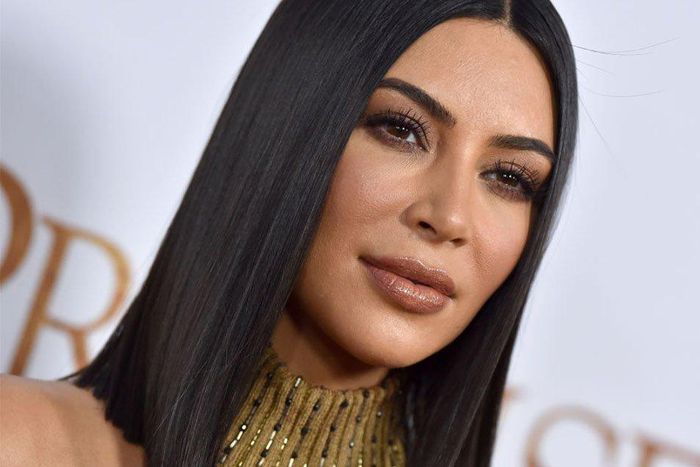 ___6568605___https:______static.pulse.com.gh___webservice___escenic___binary___6568605___2017___4___23___10___kim-kardashian-prayer-candle