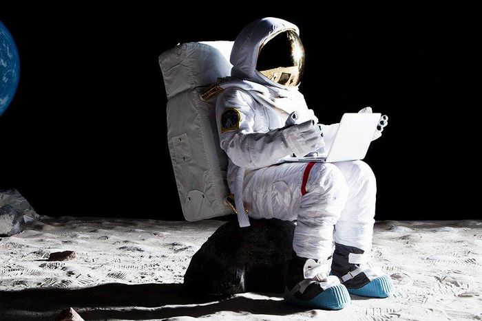 ___6565345___https:______static.pulse.com.gh___webservice___escenic___binary___6565345___2017___4___22___9___astronut-shares-how-poop-and-sex-in-space