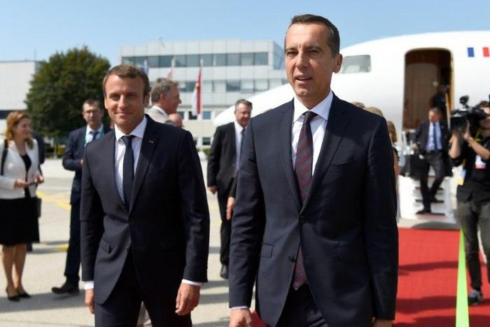 French President Emmanuel Macron (left) and Austrian Chancellor Christian Kern held talks in Salzburg