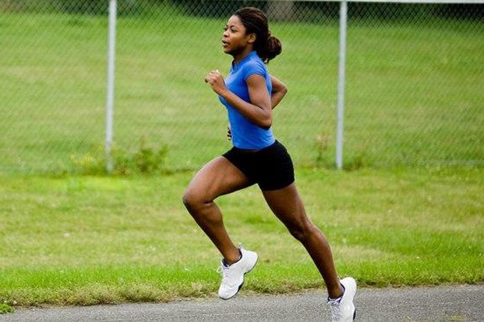 ___7034752___https:______static.pulse.com.gh___webservice___escenic___binary___7034752___2017___7___22___23___Nike+trainer+Deanne+Jefferson+shares+tips+for+running+during+warm+weather.