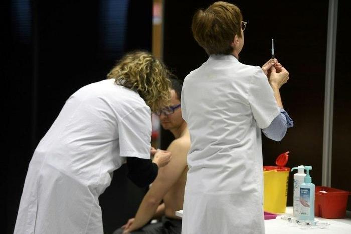 A measles outbreak in Romania has killed 17 children, media say