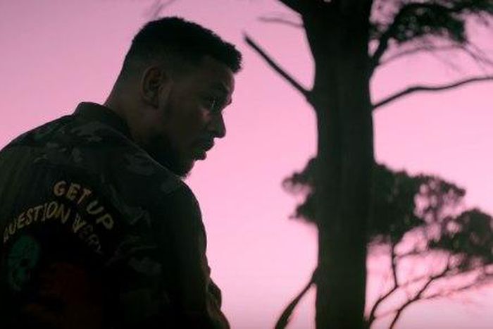 AKA 10 fingers featuring Anatii