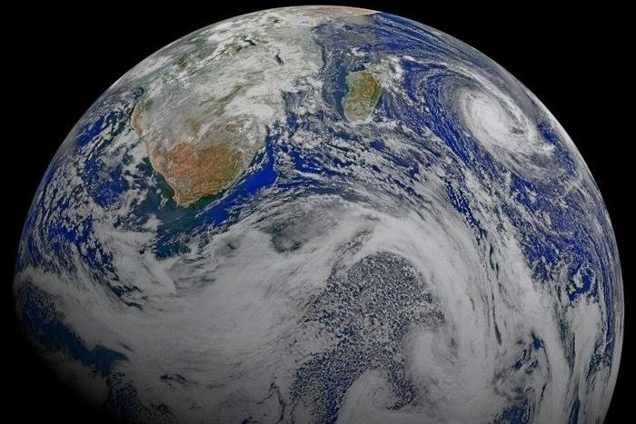 Consensus has long been that the Earth's core is about 85 percent iron and 10 percent nickel, with sulphur, oxygen and silicon prime candidates for the other five percent