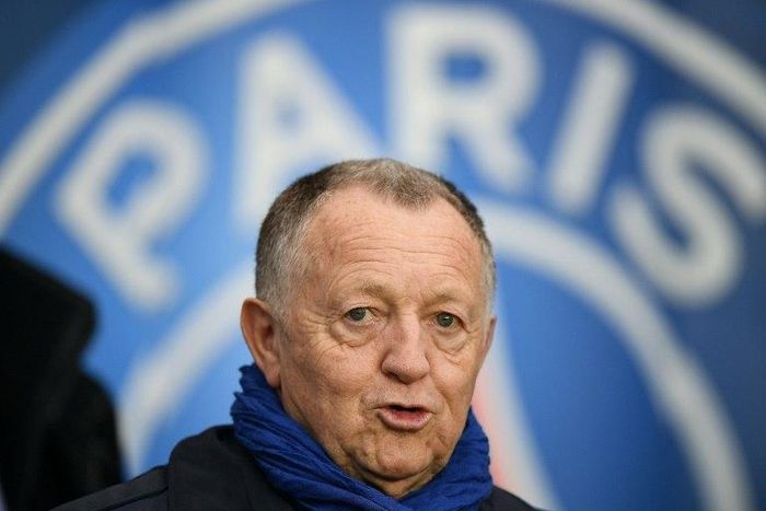 Lyon president Jean-Michel Aulas on Tuesday defended under-fire coach Bruno Genesio while at the same time announcing the recruitment of a new sporting director