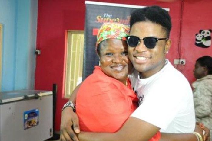 ___6323969___https:______static.pulse.com.gh___webservice___escenic___binary___6323969___2017___3___6___11___Skales-mum